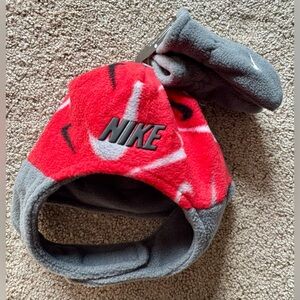Nike Infant Hat and Mitten Set 2 Piece Gray Red